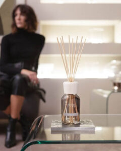 pol_pl_Millefiori-Milano-Cocoa-Blanc-Woods-paleczki-zapachowe-250ml-5421_2 patyczki zapachowe