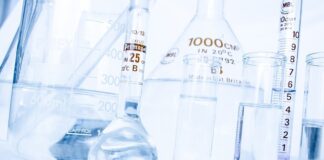 Jaka chemia do czyszczenia tapicerki?