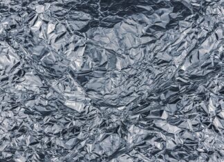 Jak przykleić folię bez bąbelków?