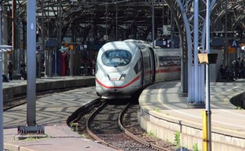 Czym odtłuścić meble przed oklejaniem?