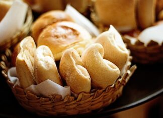 Co się daje najpierw drożdże czy pożywkę? Co się daje najpierw drożdże czy pożywkę?