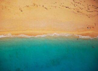 Co najlepiej przewodzi ciepło na podłodze?