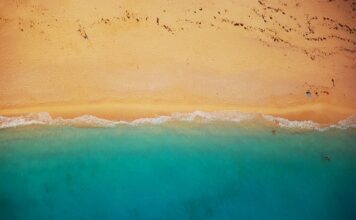 Co najlepiej przewodzi ciepło na podłodze?