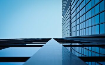 Jakie okna dachowe są lepsze VELUX czy FAKRO? Jakie okna dachowe są lepsze VELUX czy FAKRO?