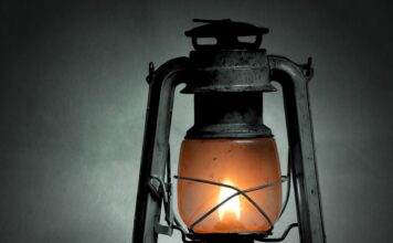Czym skleić pęknięty klosz lampy samochodowej? Czym skleić pęknięty klosz lampy samochodowej?