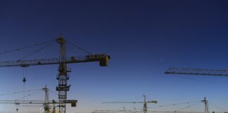 Jaką grubość płytki na ogrzewanie podłogowe?