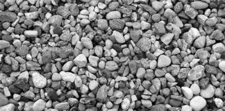 Czym umyć białe otoczaki?