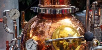 Ile czasu destylować bimber?