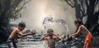 Czy można się kąpać w oczku wodnym?