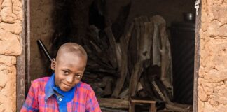 Czym kleić płyty meblowe?