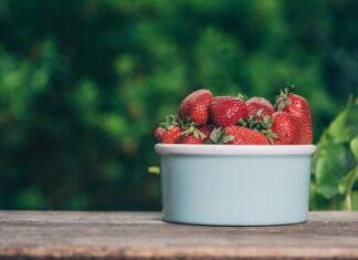 Czy truskawka lubi popiół drzewny?