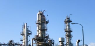 Ile odstojników powinien mieć destylator?