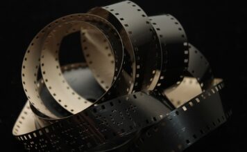 Jak nakleić folię na blat?