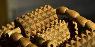 Czego używać do masażu krocza?