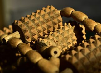 Czego używać do masażu krocza? Czego używać do masażu krocza?