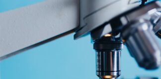 Jak wyczyścić soczewki w reflektorze?