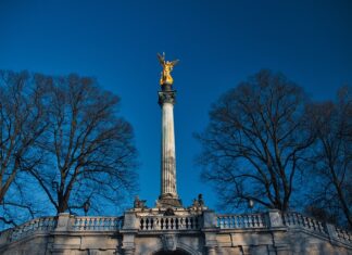 Czy parapety wewnętrzne powinny mieć spad? Czy parapety wewnętrzne powinny mieć spad?