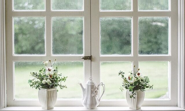 Czy sąsiad może mieć okno na moją posesję?