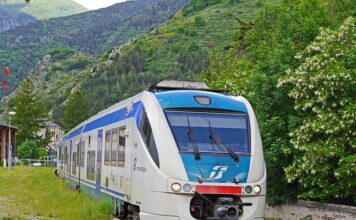 Co można położyć na ścianę w korytarzu? Co można położyć na ścianę w korytarzu?