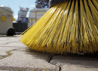 Czy zamiatarka można odśnieżać? Czy zamiatarka można odśnieżać?