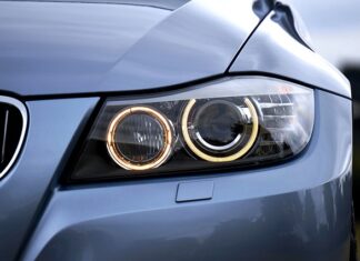 Czy xenon musi mieć soczewkę?