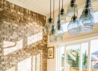 Ile miejsca na stół rozkładany z krzesłami