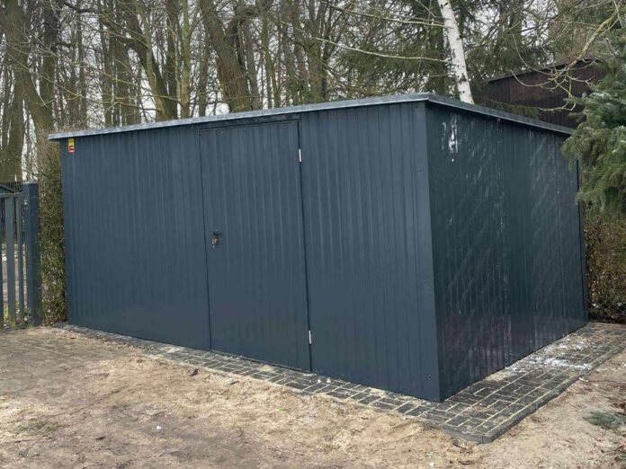 Garaże blaszaki z funkcją warsztatu